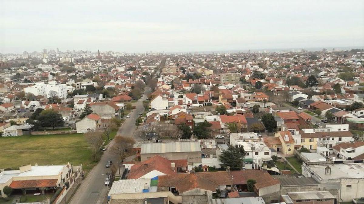 Apartamento de 3 dormitorios en Mar del Plata, Argentina No. 87869