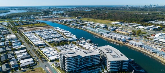 2 bedrooms Apartment in Hope Island, Australia No. 330 3