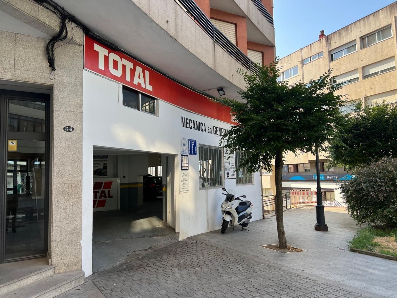 200m² Commercial property in Vigo, Spain No. 261957