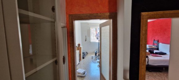 3 rooms Apartment in Venice, Italy No. 297117 3