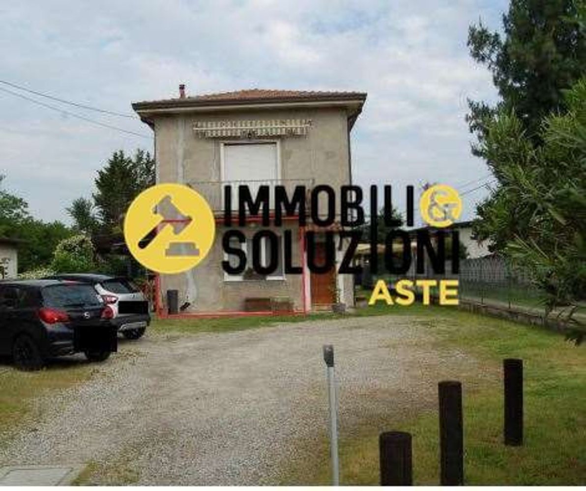3 rooms Apartment in Cavaria con Premezzo, Italy No. 183421