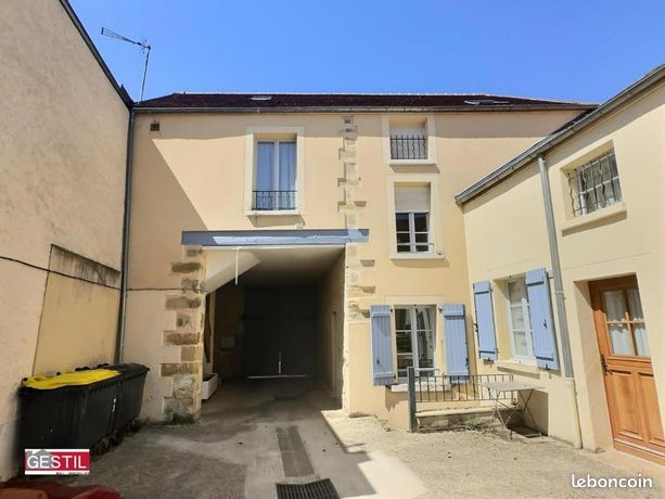 3 bedrooms Duplex in Neuville-sur-Oise, France No. 301730