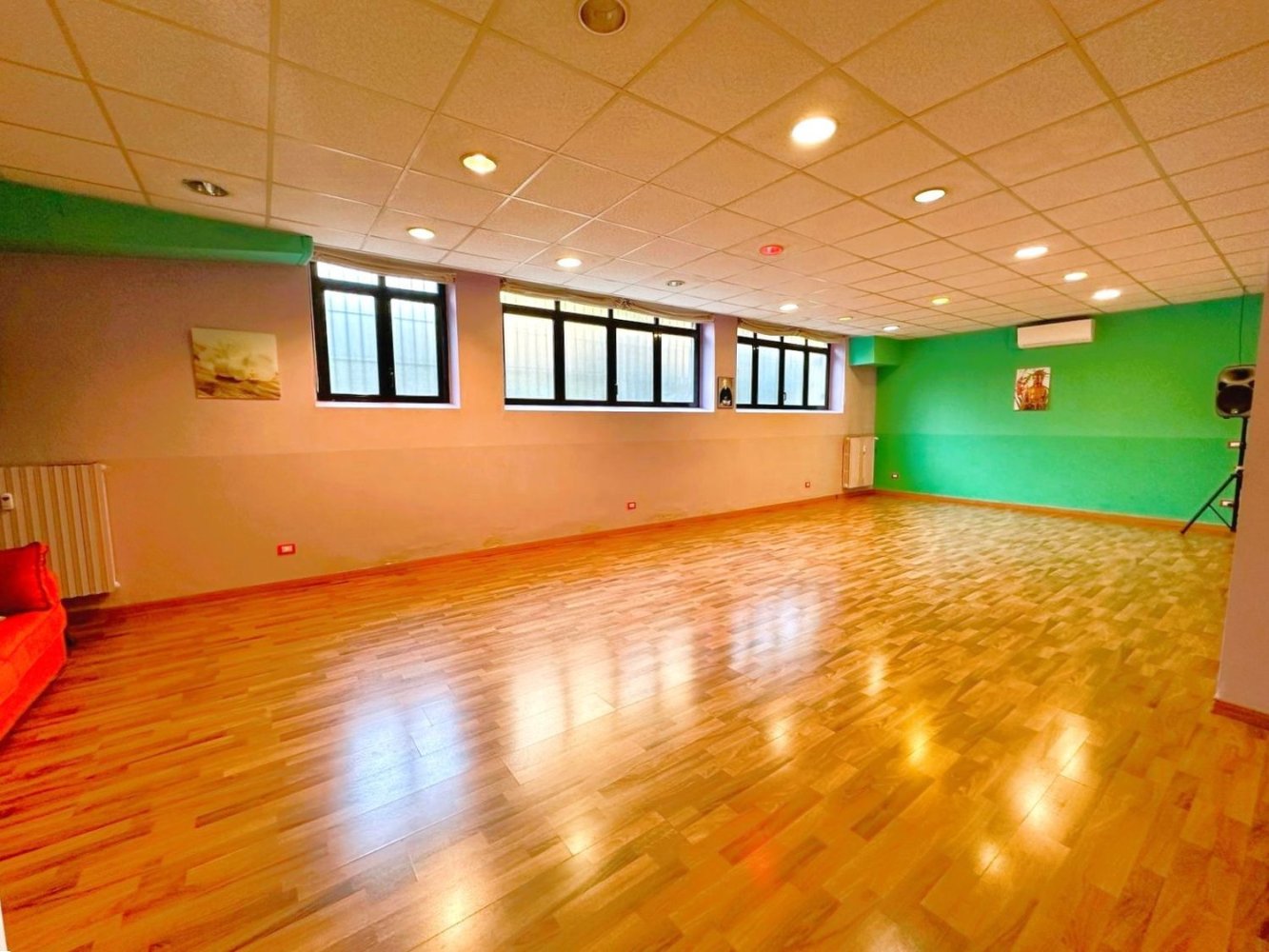 Gewerbliche Immobilie in Milan, Italy 166m², Nr. 284755