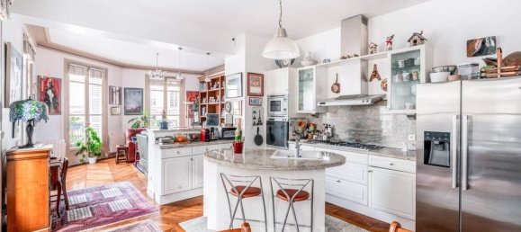 2 bedrooms Apartment in Paris, France No. 115261 2