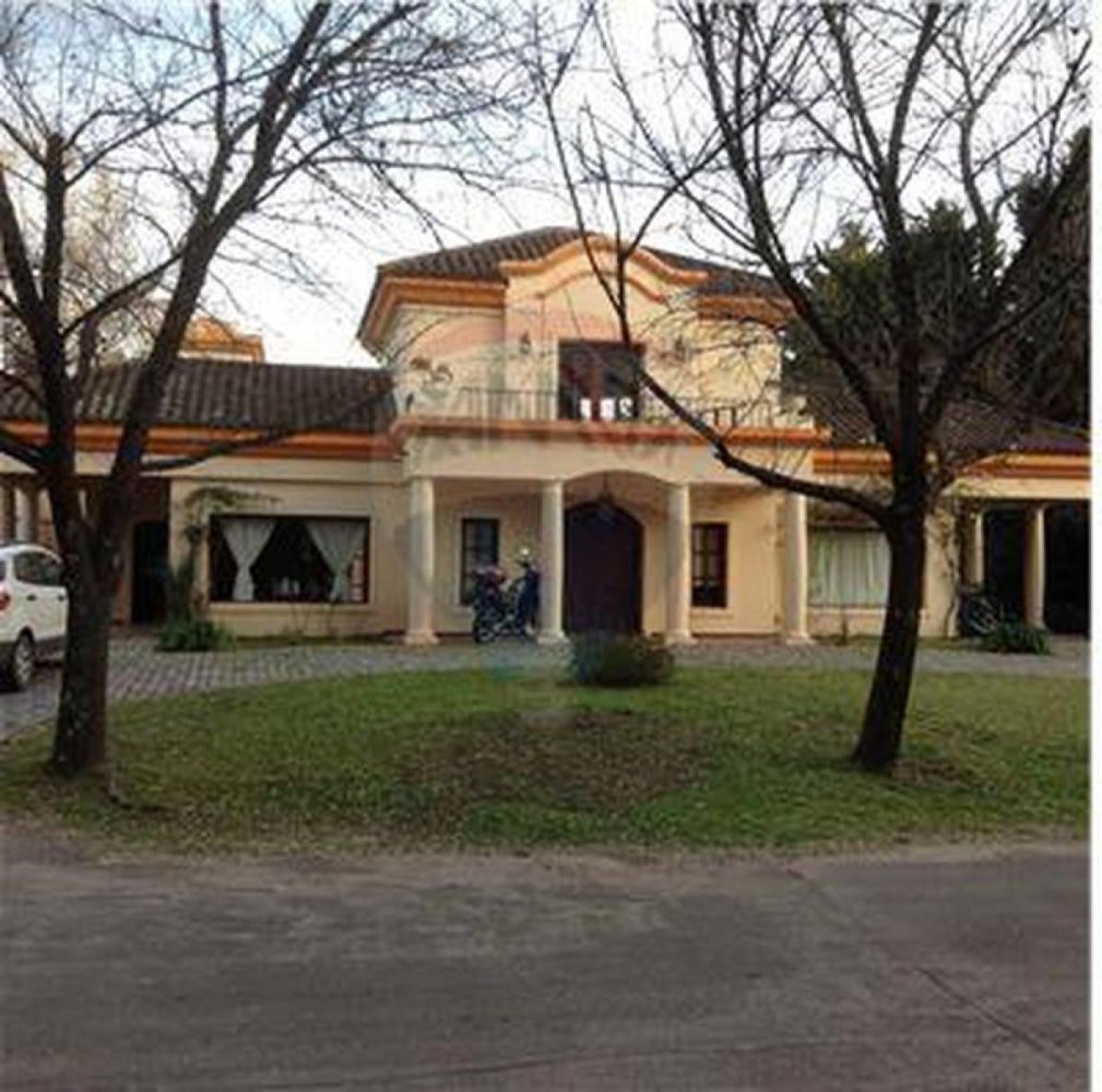 3 bedrooms House in Pilar, Argentina No. 705