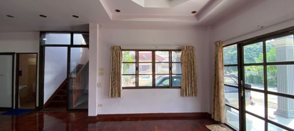 4 bedrooms House in Chiang Mai, Thailand No. 26937 2