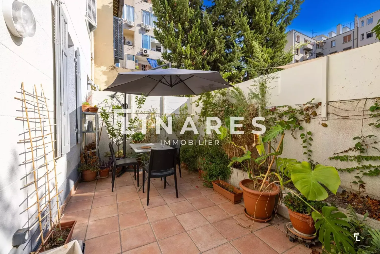 Apartamento de 2 dormitorios en Marseille, France No. 362776