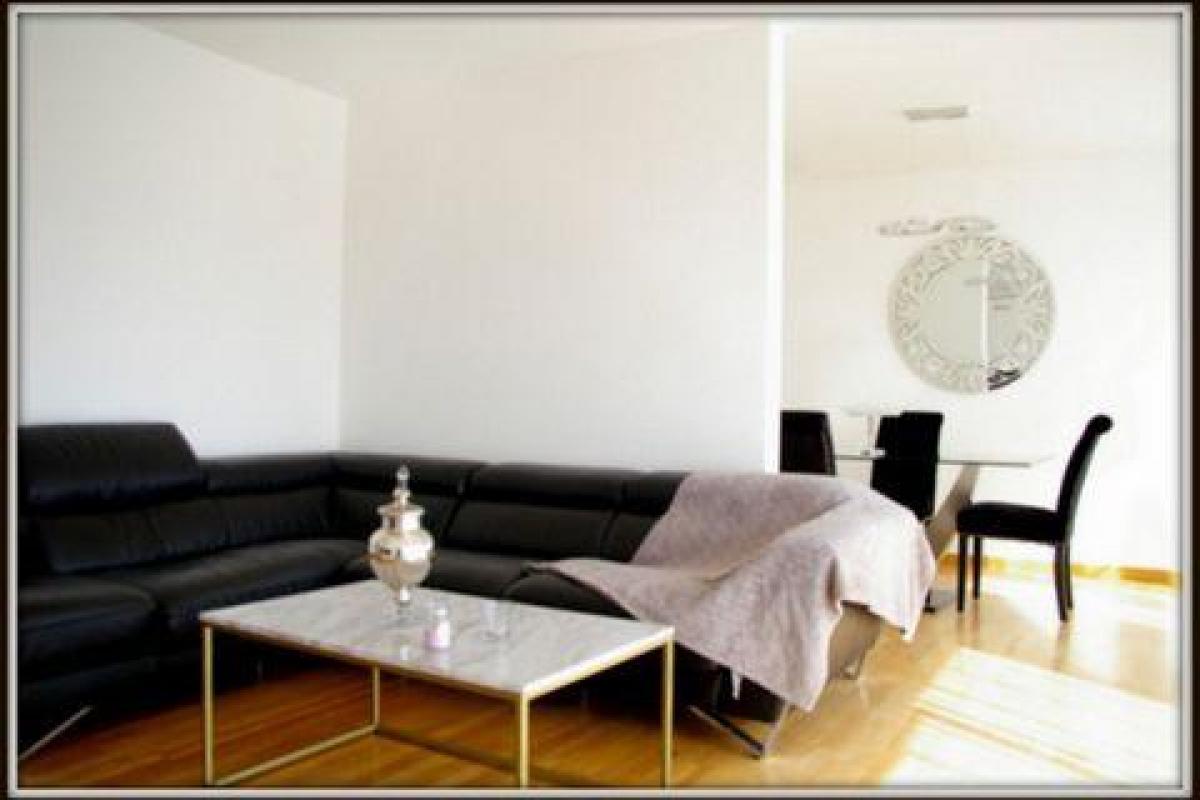 5 bedrooms Condo in Marseille, France No. 13443