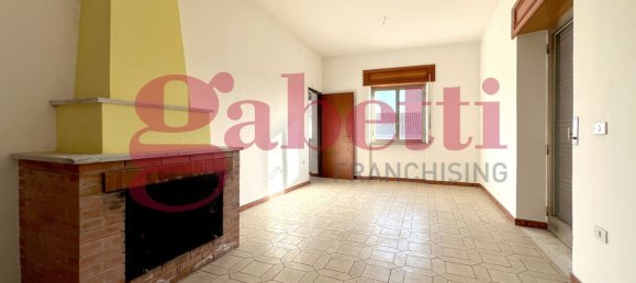 Casa de 3 habitaciónes en Amorosi, Italy No. 67580 2