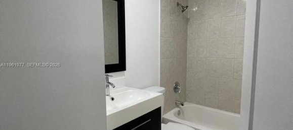 3 dormitorios propiedad comercial en venta en Miami, Miami-Dade, Florida, USA № 614354 12