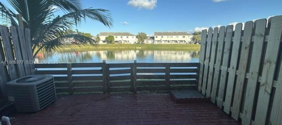 3 dormitorios propiedad comercial en venta en Miami, Miami-Dade, Florida, USA № 614354 19
