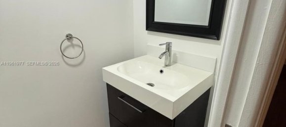 3 dormitorios propiedad comercial en venta en Miami, Miami-Dade, Florida, USA № 614354 7