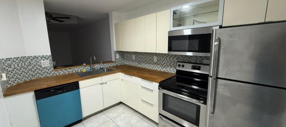 3 dormitorios propiedad comercial en venta en Miami, Miami-Dade, Florida, USA № 614354 3