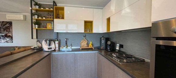 Квартира с 2 комнатами в Валлекрозия, Италия № 184688 6