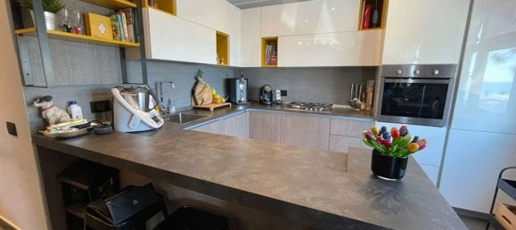 Квартира с 2 комнатами в Валлекрозия, Италия № 184688 4