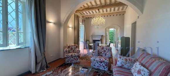 3 bedrooms Villa in Forte dei Marmi, Italy No. 325544 2