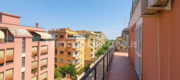 2 bedrooms Penthouse in Rome, Italy No. 340306 6