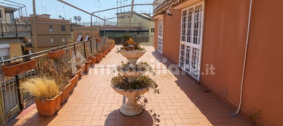 2 bedrooms Penthouse in Rome, Italy No. 340306 3