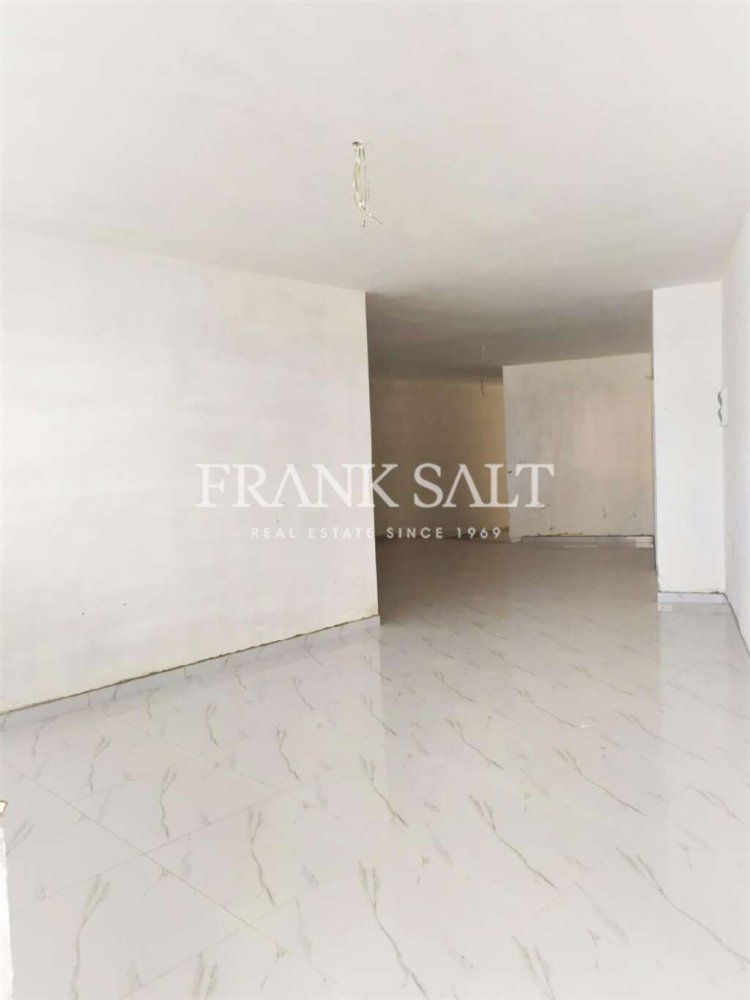 Oficina en Zebbug, Malta 300 m² No. 12259