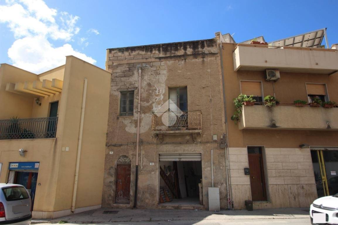 Casa de 2 dormitorios en Erice, Italy No. 104669