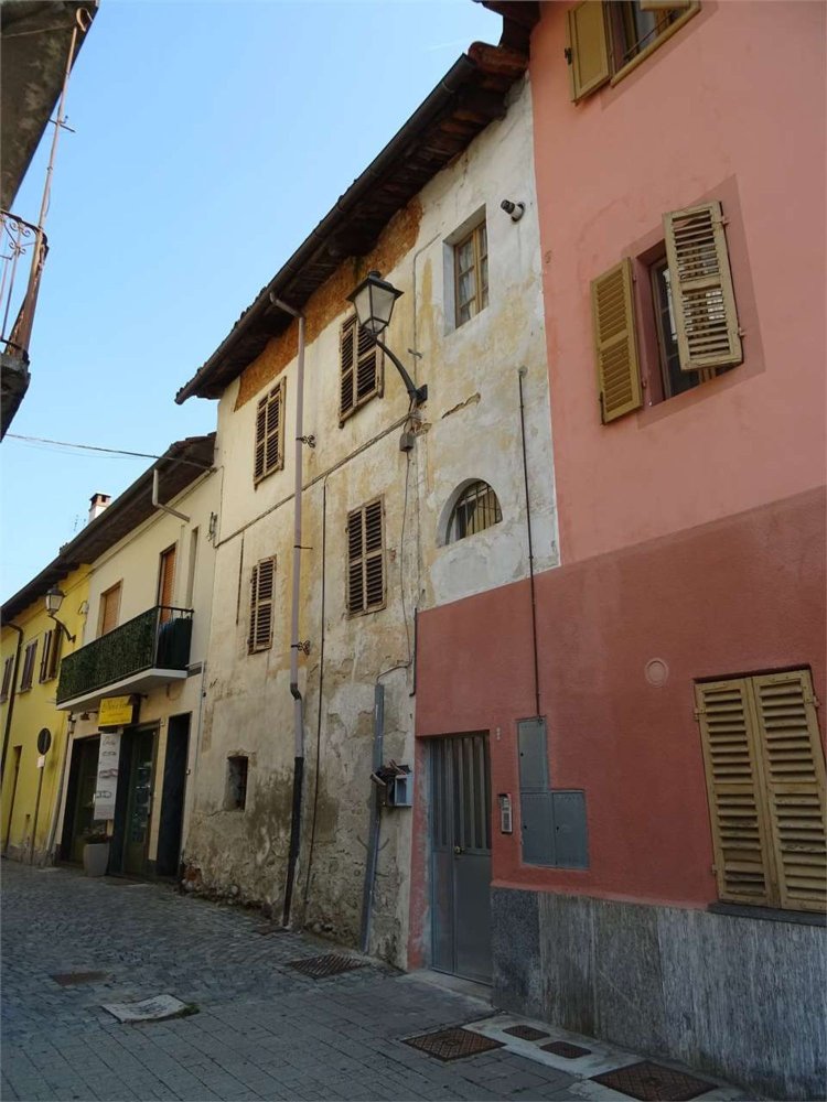 Дом с 3 комнатами в Монтанаро, Италия № 164860