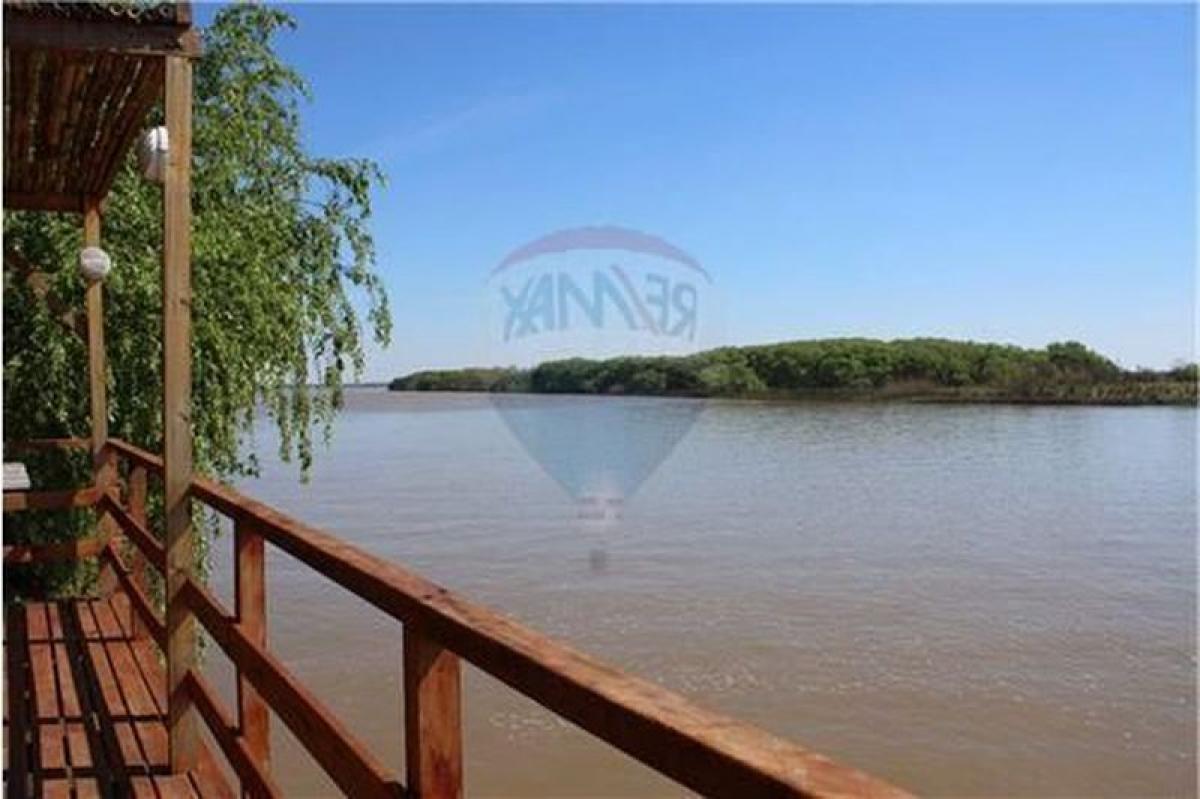 2 bedrooms House in Tigre, Argentina No. 2689