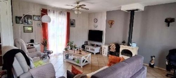 2 bedrooms House in Chartres, France No. 233410 4