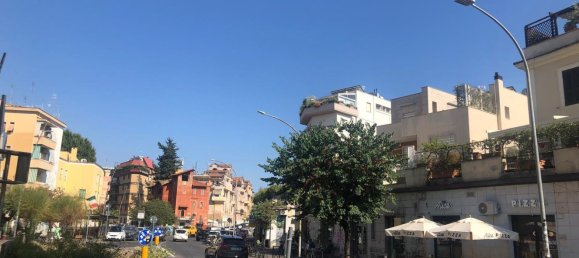 70m² Commercial property in Rome, Italy No. 260502 11