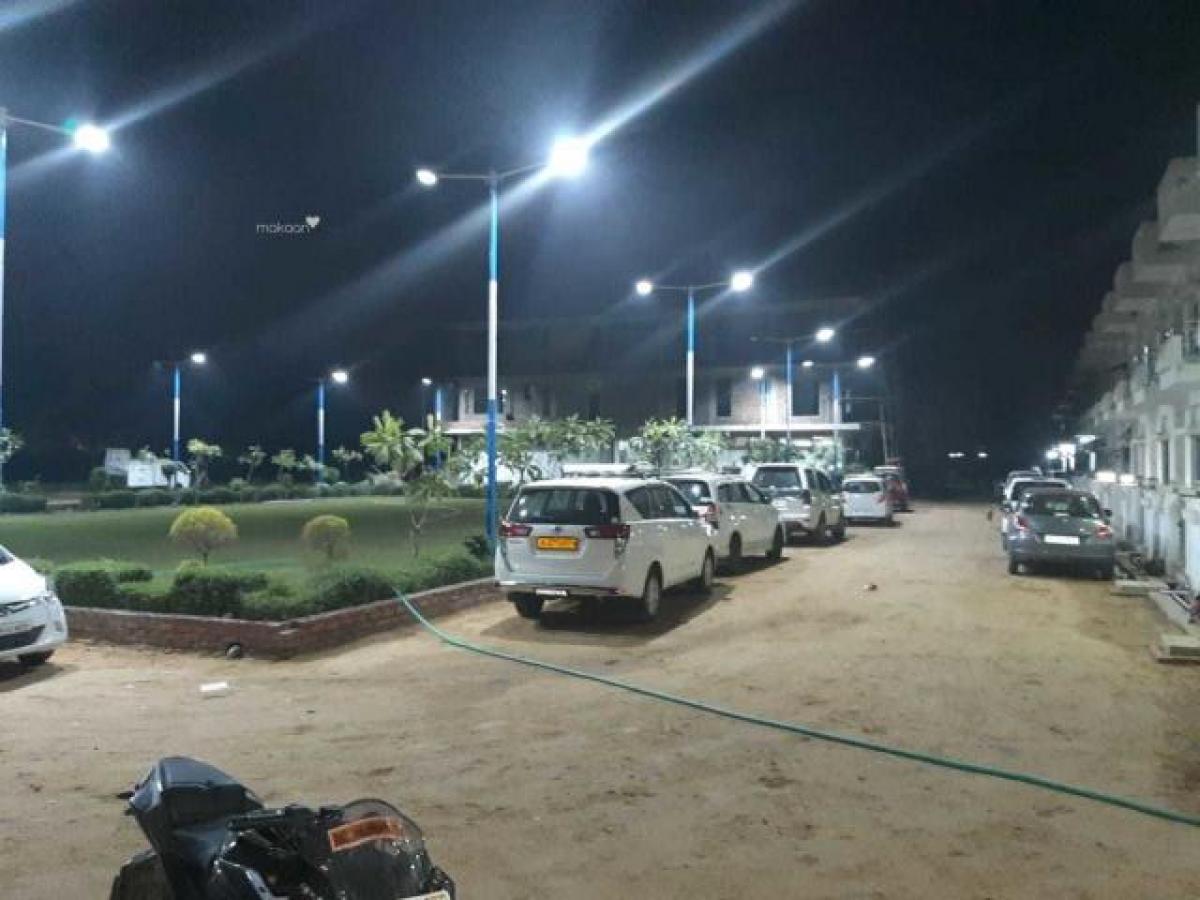 Grundstück in Noida, India, Nr. 34812