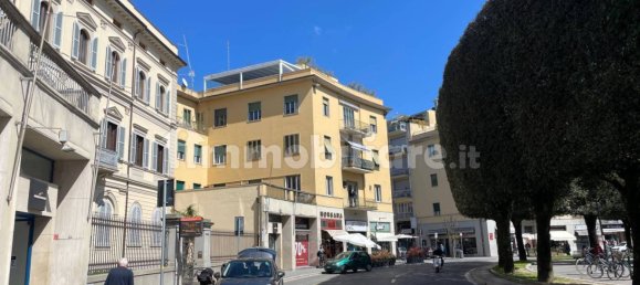 3 bedrooms Apartment in Arezzo, Italy No. 278219 2