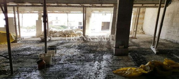 Laden in Santa Venera, Malta 842m², Nr. 11936 2