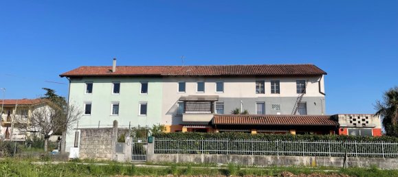 3-salle Appartement à Udine, Italy No. 176515 27