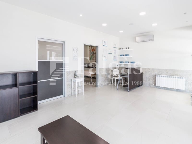 83m² Commercial property in Empuriabrava, Spain No. 248027