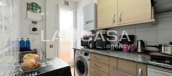 3 bedrooms Apartment in Badalona, Spain No. 162589 9