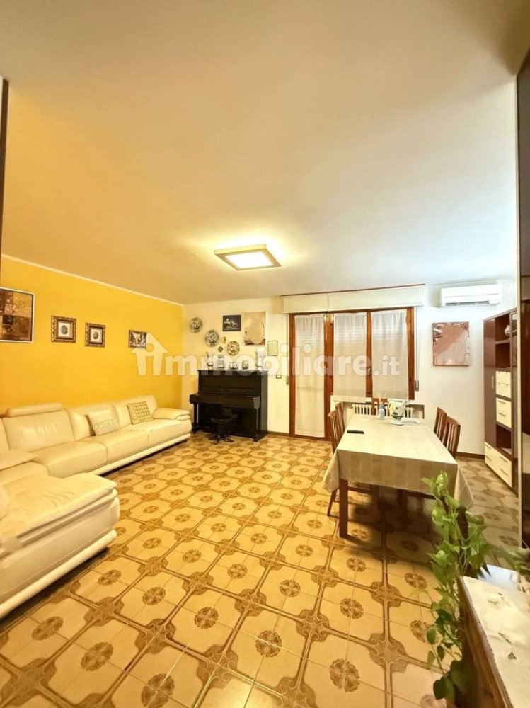 Квартира с 3 спальнями в Имола, Италия № 345022