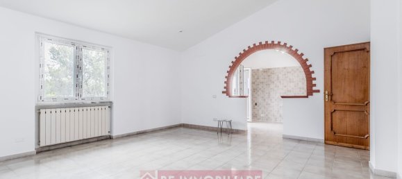 4 rooms Apartment in Rome, Italy No. 73199 4