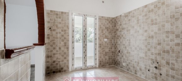 4 rooms Apartment in Rome, Italy No. 73199 5