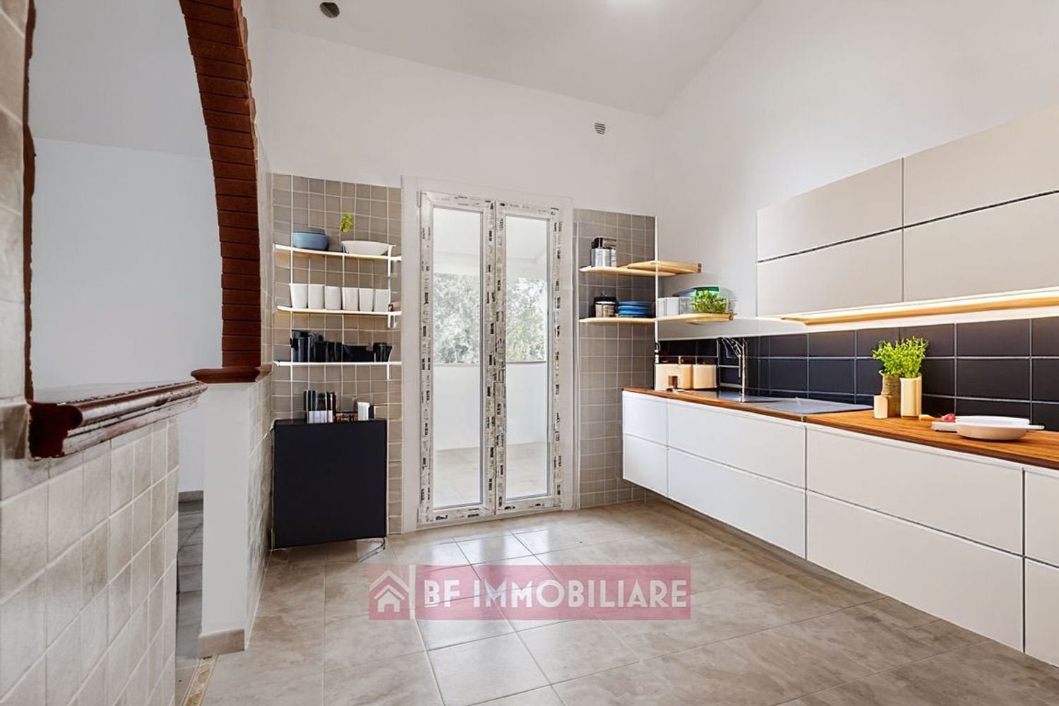 4 rooms Apartment in Rome, Italy No. 73199