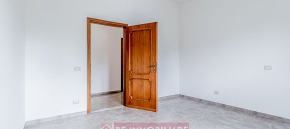 4 rooms Apartment in Rome, Italy No. 73199 16