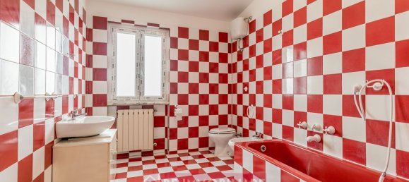 4 rooms Apartment in Rome, Italy No. 73199 40