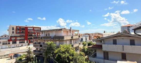 6 rooms Apartment in Pescara, Italy No. 258815 18