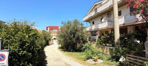 6 rooms Apartment in Pescara, Italy No. 258815 31