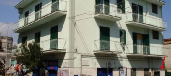 3 Schlafzimmer Wohnung in Naples, Italy, Nr. 327086 2