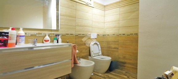 5 bedrooms House in Marino, Italy No. 341121 18