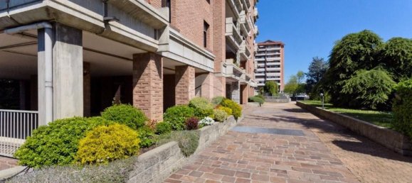 4 rooms Apartment in Rivoli, Italy No. 300773 3