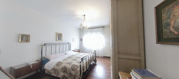 4 rooms Apartment in Rivoli, Italy No. 300773 10