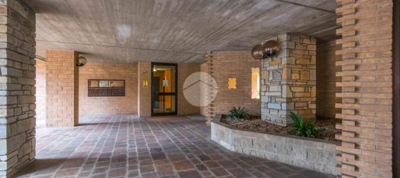 4 rooms Apartment in Rivoli, Italy No. 300773 2