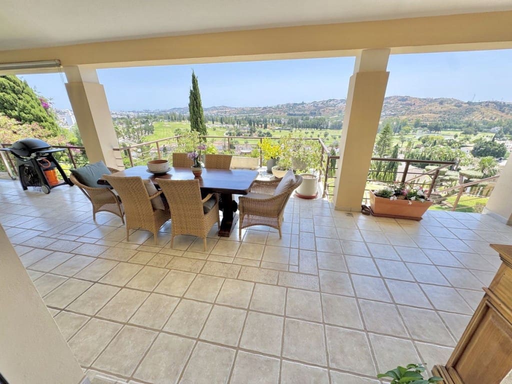 Villa de 8 dormitorios en Mijas, Spain No. 200333