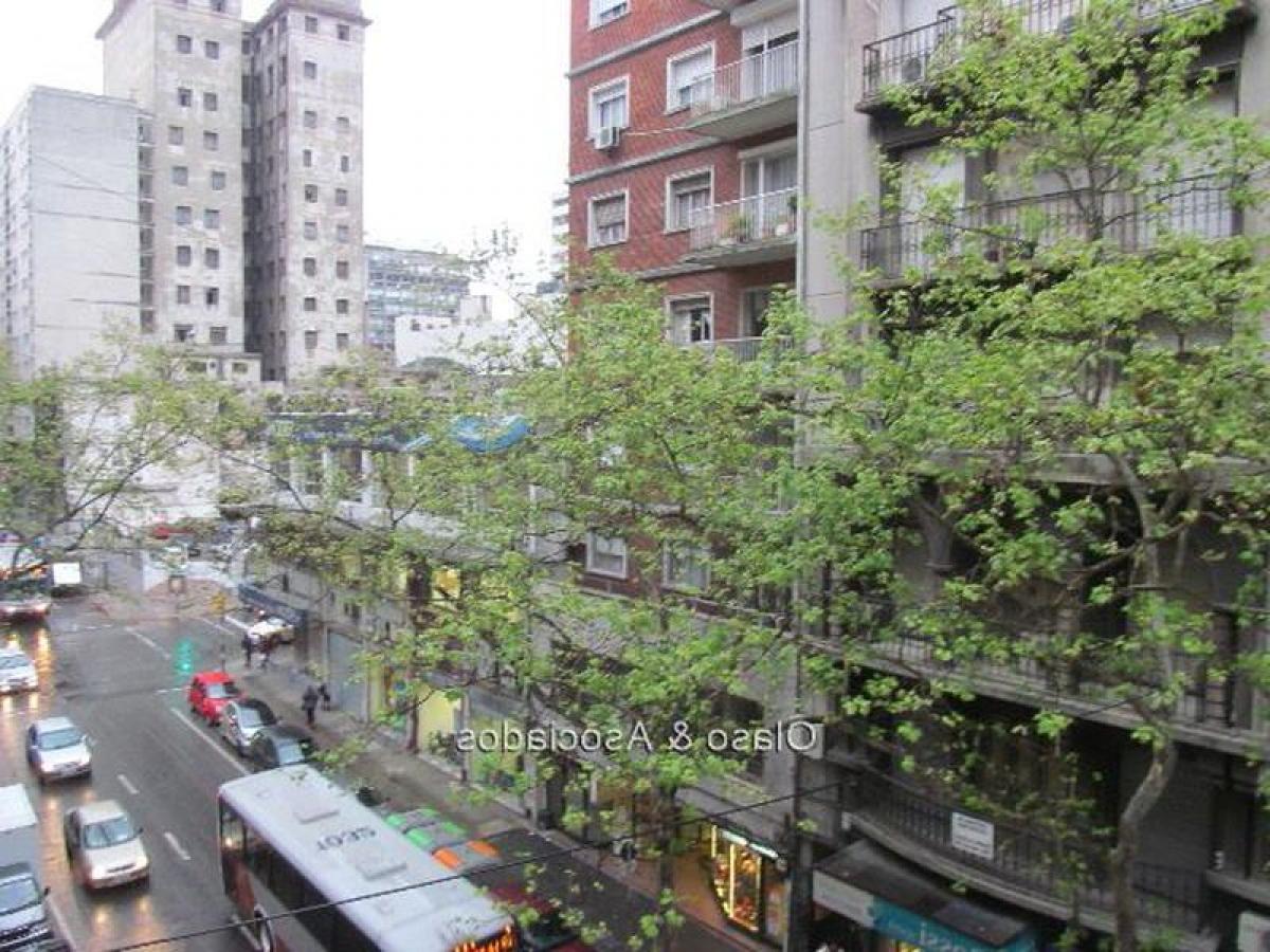 3 bedrooms Apartment in Montevideo, Uruguay No. 9184