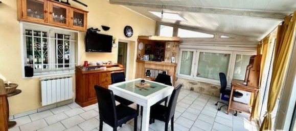 Casa de 4 dormitorios en Izon, France No. 276503 2